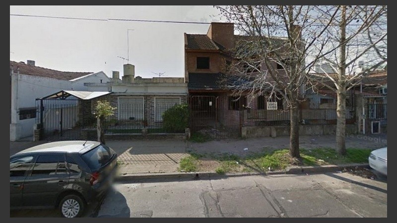 El frente de la propiedad en la que fue hallado el cuerpo de la chica. 