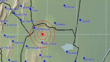 El mapa muestra el epicentro del sismo, a 48 kilómetros al norte de la ciudad de Dean Funes.