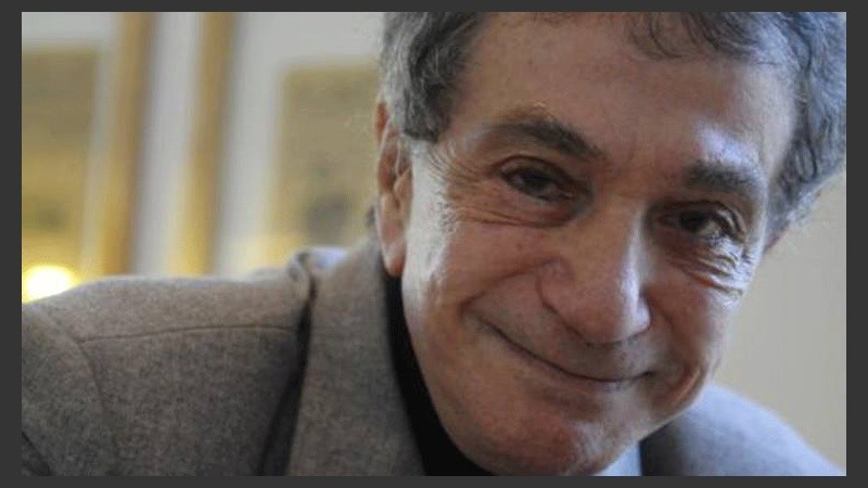 Confeso hincha de Racing, el realizador también recibió el afecto en las redes de los hinchas de la Academia.