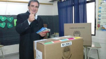Martínez votando esta mañana en Santa Fe.