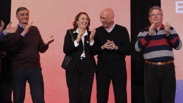 Sonrisas entre Fein y Bonfatti.