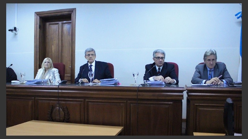 Los jueces: Omar Digerónimo, Beatriz Caballero de Barabani y Jorge Benegas Echagüe.