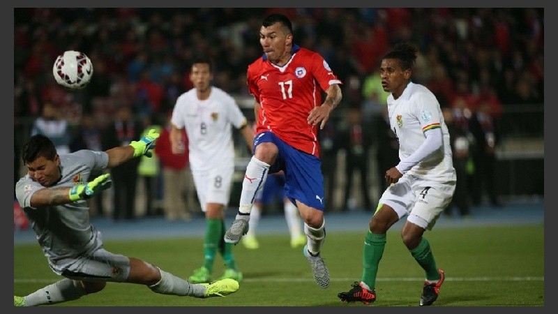 Chile goleó y aseguró el primer puesto.