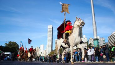 Luego del izamiento, hubo un desfile de gauchos.
