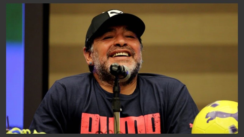 Maradona apoyaba al príncipe Ali Bin Al Hussein.