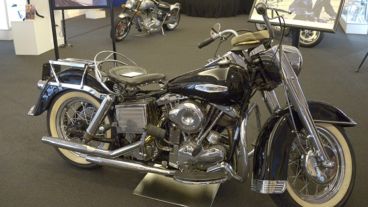 La joyita de la abuela: la motocicleta 1969 Harley-Davidson del actor Marlon Brando se puso en venta en la casa Julien's Auction en Beverly Hills.