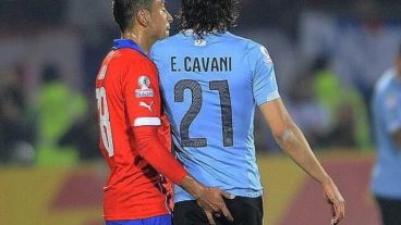 El gesto de Jara y la reacción de Cavani se produjo en el minuto 62 y cuando el partido iba 0 a 0.
