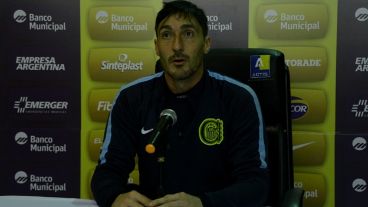 Caranta habló en conferencia.