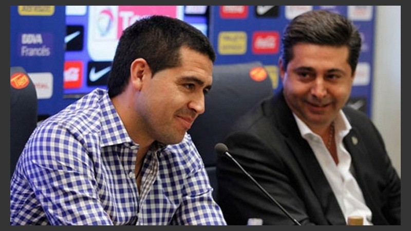 Román tiene buena relación con Angelici pero va por la oposición.