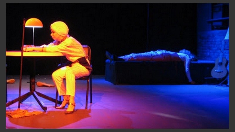 A las 21, regresa la obra “Insoportable: el término de un largo día”, de Romina Mazzadi Arro. Cierra el 10º Ciclo de Teatro Transgénico. En el teatro La Morada.