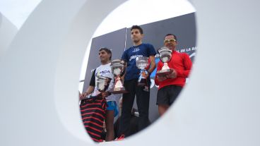 El podio de los varones. (Alan Monzón/Rosario3.com)