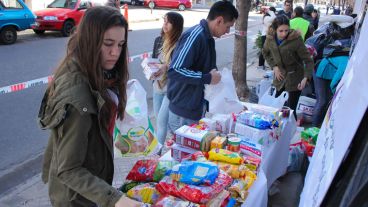Todo lo donado se entregará a 5 hogares de la ciudad. (Rosario3.com)