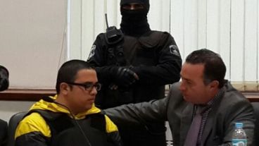 "Guille" Cantero junto a su abogado, Carlos Varela.