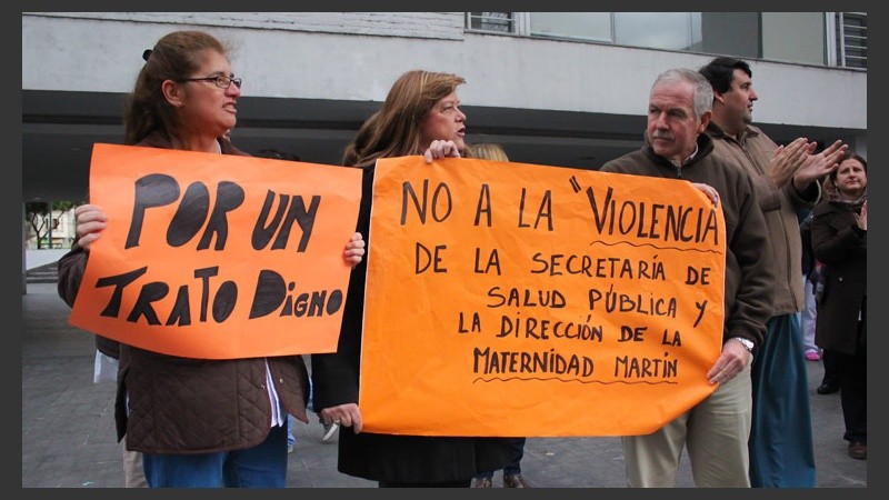 Trabajadores del instituto de salud salieron a protestar este viernes. (Rosario3.com)