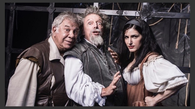 A las 21, se presenta “El hombre de la Mancha”, con dirección y adaptación de Pepe Cibrián, junto a Raúl Lavié y Cecilia Milone. En el Broadway, San Lorenzo 1223.