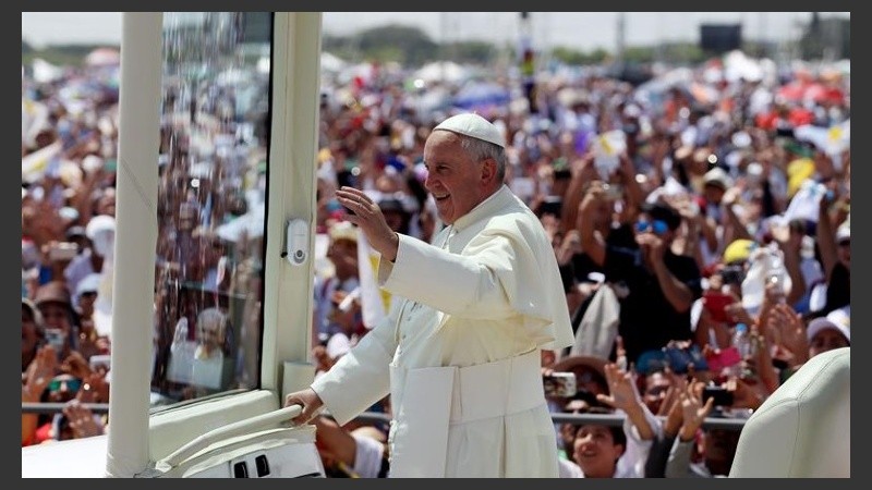 El Papa en la multitudinaria misa de Guayaquil, Ecuador.