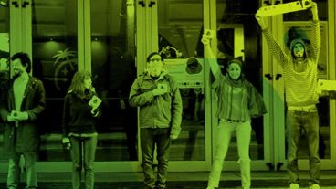 "Conecta 0.4" es un espacio de encuentro entre las diferentes disciplinas que se articulan con el cine, un lugar de debate para realizadores y artistas.