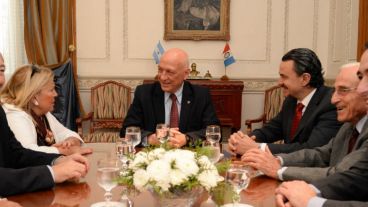 Septiembre de 2014. Carrió en una visita a Bonfatti y junto a Zabalza, cuando eran aliados.