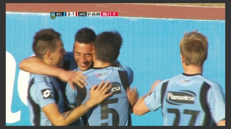 El local celebra el gol de triunfo a los 50 minutos del segundo tiempo.