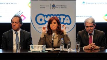 Cristina junto a los precandidatos Scioli y Aníbal Fernández.