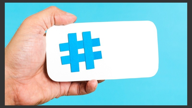 Rápidamente el hashtag logró popularidad en Twitter, inclusive en el 2009 la red de microblogging decidió agregar un hipervínculo en los hashtag.