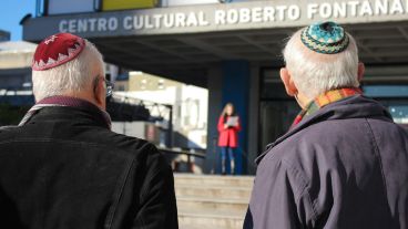 El breve acto se realizó este viernes por la mañana en plaza Montenegro. (Alan Monzón/Rosario3.com)
