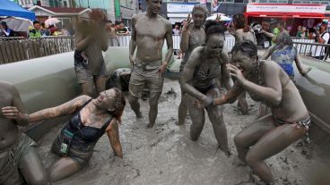El evento se realiza este fin de semana en una de las playas de la localidad asiática de Boryeong. (EFE)