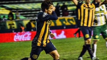 Cervi grita su último gol ante Aldosivi.