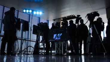 Mucha presencia de medios esperando la conferencia. (Rosario3.com)