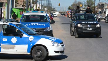 Muchos policías se vieron patrullando los alrededores de la estación. (Rosario3.com)