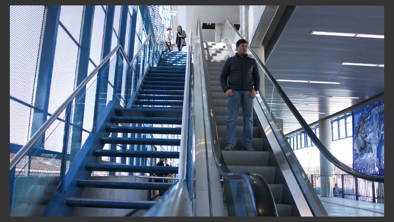 Las escaleras mecánicas ya se pueden usar. (Rosario3.com)