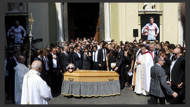 La ceremonia se realizó en una iglesia de la localidad de Niza, Francia. (EFE)