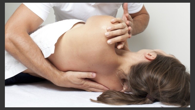 La osteopatía trabaja con indicios, observando al paciente en su integridad.