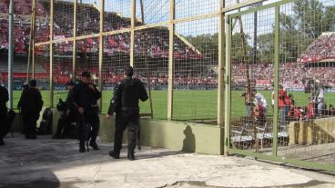Unos 800 policías trabajarán tanto dentro como fuera del estadio.