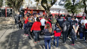 Al mediodía abrieron las puertas del estadio.