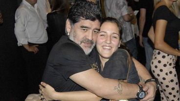 Diego y Jana, la última en sumarse al clan Maradona.
