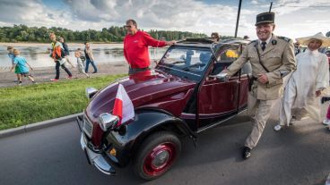Autos de 40 países participaron del evento en la ciudad polaca de Torun. (EFE)