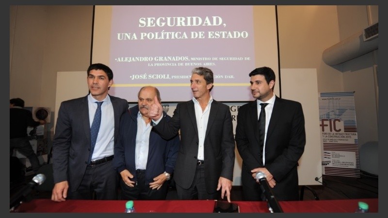 Los cuatro participantes de la jornada de seguridad en Rosario. 