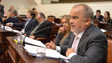 Comi propone aumentar el boleto y "no llegar a una crisis mayor".