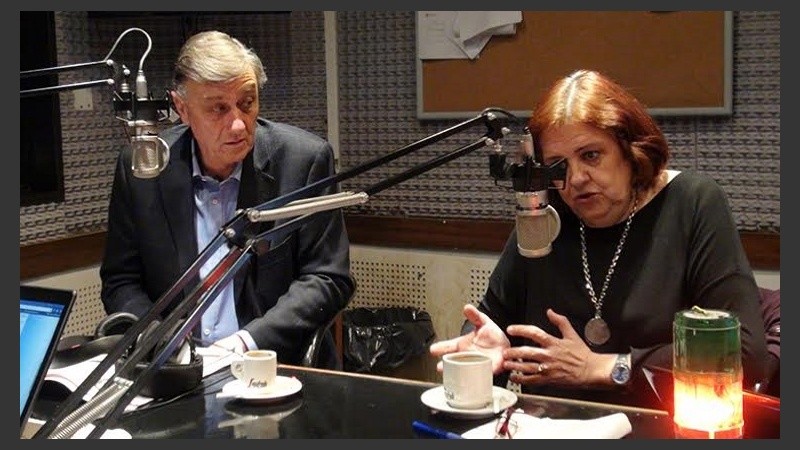 Binner y Chiqui González en los estudios de Radio 2.
