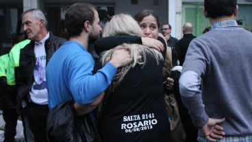 Salta 2141: se cumplieron dos años de la tragedia y los familiares de las víctimas recordaron a los suyos y pidieron justicia. (Alan Monzón/Rosario3.com)