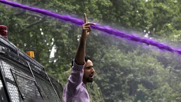 India: protesta de empleados públicos terminó en enfrentamientos con la policía. (EFE)