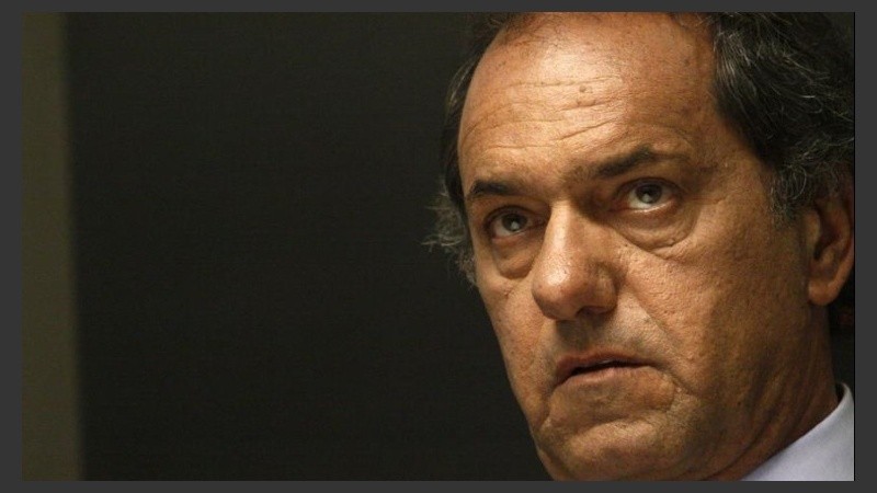 Scioli vuelve de Italia, a donde había llegado este lunes.