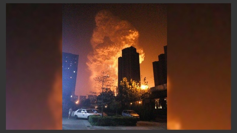El momento de la explosión en la localidad ubicada al norte de China. (@okasanman)