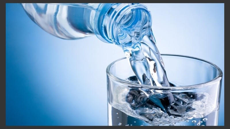 El agua para consumo humano debe limpia y no contaminada.