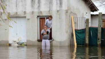 En Quilmes, Tigre, Luján, Arrecifes, Salto y Mercedes la situación tendía a estabilizarse pero los vecinos seguían muy asustados.