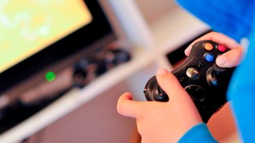 Todos los objetos tecnológicos con los que interactuamos son educativos; porque nos enseñan prácticas y contenidos desde su uso.