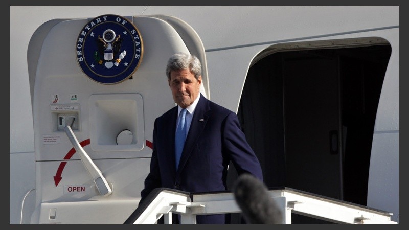 El secretario estadounidense John Kerry llegó a la isla para encabezar el acto. (EFE)