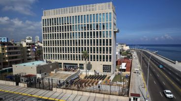 Así es el edificio de la embajada en La Habana. (EFE)