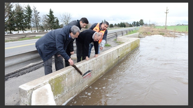 El agua baja rápido en Sandford. 